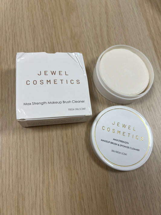 Max Strength Makeup Brush Cleaner *Damage to outer box*